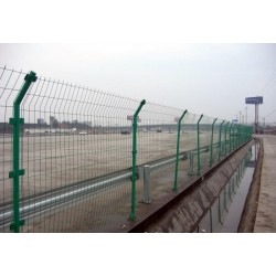 厂家批发双边丝护栏 无边框护栏网 浸塑铁丝网 隔离栅量大优惠