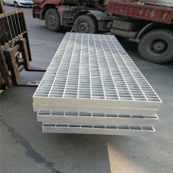 呼和浩特定制生产钢格板 热浸锌网格栅 踏步板 沟盖厂家